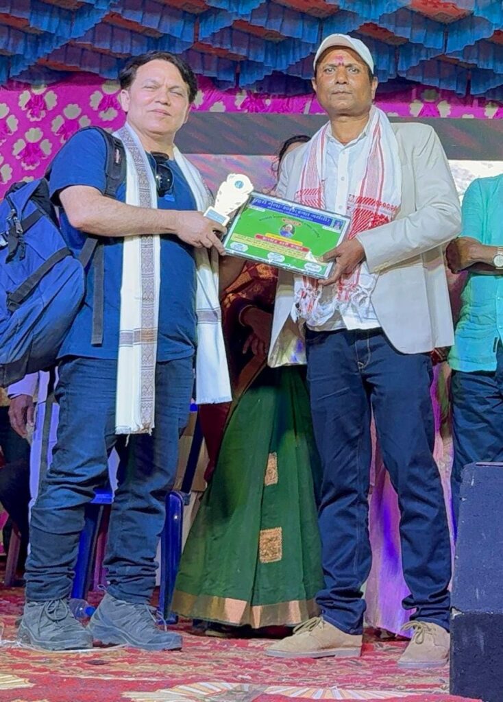 खोरठा साहित्यकार एवं गीतकार विनय तिवारी को मिला झारखंड प्रहरी सम्मान सम्मान, binay tewari photo, binay tewari khortha image, binay tiwari khortha ki photo, विनय तिवारी खोरठा फोटो,