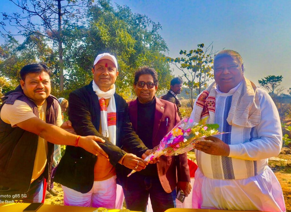 मकर संक्रांति महोत्सव में शामिल हुए टुंडी विधायक मथुरा प्रसाद महतो, mathura prasad mahto, binay tewari khortha, topchanvhi dhanbad,